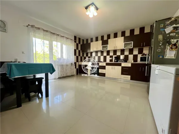 Casă 4 camere Miroslava - poza 18