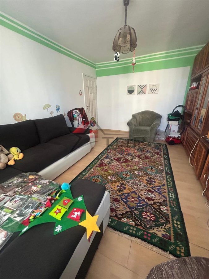 Dacia - Str. Vitejilor, 3 camere decomandat, etaj intermediar - Iasi