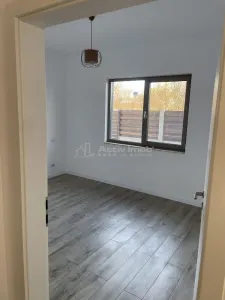 Casa parter - Tamasi Corbeanca - 4 camere - 2 bai - 110mp -500mp teren - foto 3