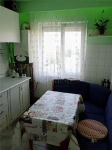 Dacia, 2 Camere, Decomandat, Centrala Proprie, Lift - foto 3