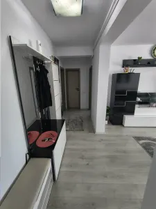 De inchiriat apartament modern la etajul 1 cu 2 camere decomandate, balcon si loc de parcare privat in Sibiu - foto 14