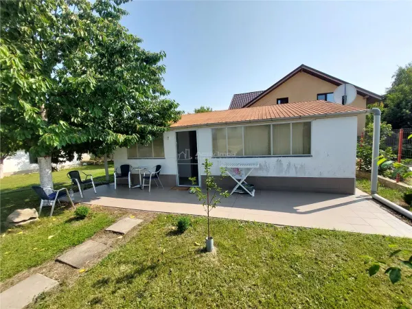 Casă 2 camere Mărăcineni - poza 1