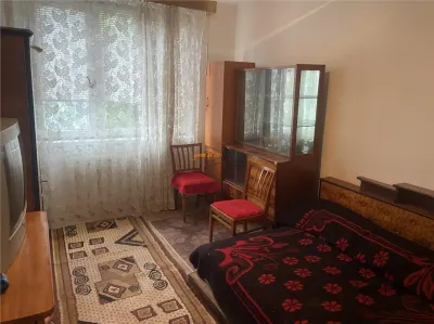Garsoniera de vanzare Focsani ,  et 3/4 , zona Gara , libera - foto 2