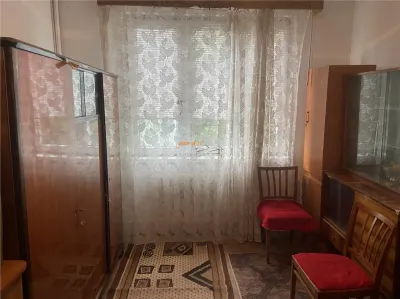 Garsoniera de vanzare Focsani ,  et 3/4 , zona Gara , libera - foto 4