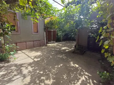 Moldova Noua, Casa Spatioasa Cu Curte, Langa Dunare, 360 Mp. Construiti, Mobilata + Utilata - foto 12