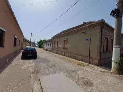 Moldova Noua, Casa Spatioasa Cu Curte, Langa Dunare, 360 Mp. Construiti, Mobilata + Utilata - foto 15