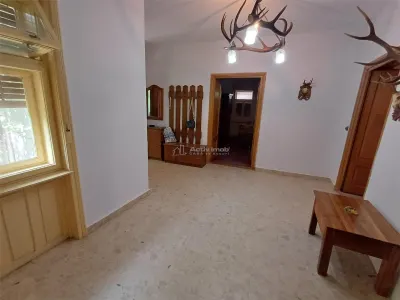Moldova Noua, Casa Spatioasa Cu Curte, Langa Dunare, 360 Mp. Construiti, Mobilata + Utilata - foto 17