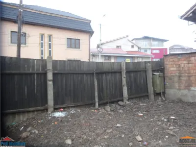 Loc de casa zona Parneava - Intim - foto 3