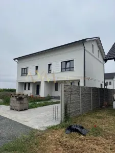 Vanzare 1/2 duplex 4 camere Sacalazul Nou - foto 5