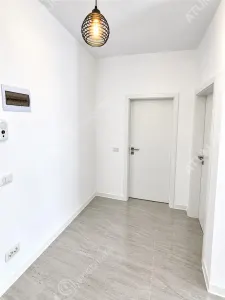De inchiriat garsoniera moderna la etajul 1 cu boxa de depozitare si parcare proprie in zona Pictor Brana din Selimbar - foto 9