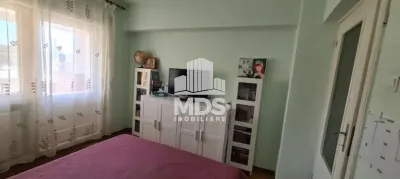 Decomandat la etajul 1 cu 2 bai si 2 balcoane - foto 3