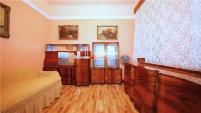 Proprietate centrala, cu 3 unitati independente si 520 mp de teren, potrivita pentru activitate medicala, cabinete sau sediu de firma - foto 4