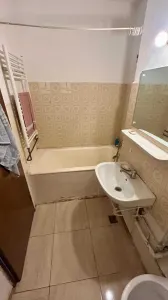 Decomandat cu centrala propie la etajul 3 - foto 4