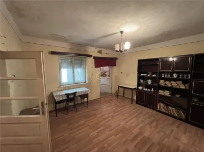 Casa cu 3 camere si teren 3.200 mp | Central Mediesu Aurit - foto 12
