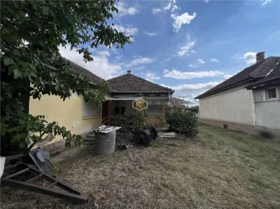 Casa cu 3 camere si teren 3.200 mp | Central Mediesu Aurit - foto 7