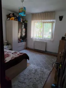 LUNEI - PARTER - BLOC IZOLAT - 3 CAMERE - 2 BAI - CENTRALA PROPRIE - DECOMANDAT - foto 4