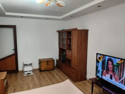 Apartament 2 camere decomandat pentru inchiriere - foto 2