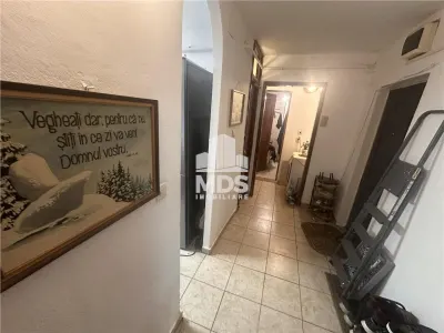 Decomandat, 53 mp cu centrala propie linga Generala 30 - foto 12