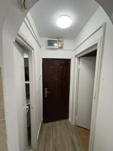 Garsonieră de închiriat – Piața Nicolina, 23 mp, centrală proprie - foto 3