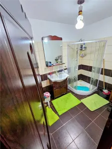 Vila 4 camere, constructie 2015, teren 1000 mp, Varsatura - foto 11