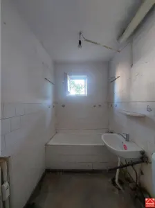 Apartament la parter, zona Iuliu Maniu - foto 6