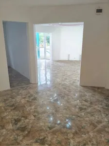 Decomandat cu centrala propie la parter inalt - foto 1