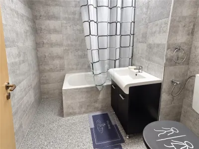 Apertament 2 camere decomandat balcon pivnita zona Valea Aurie - foto 12