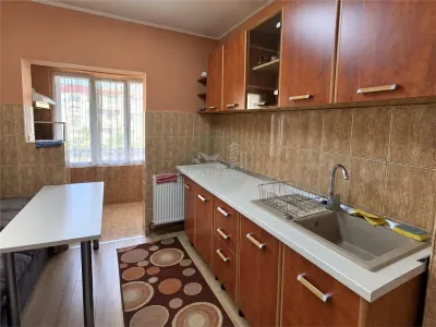 Apertament 2 camere decomandat balcon pivnita zona Valea Aurie - foto 7