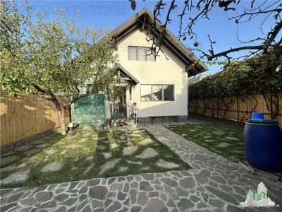 Vila cocheta  de vanzare 5 camere cu 436 mp teren si toate utilitatile, mobilata si utilata in centrul Comunei Cornu - foto 16