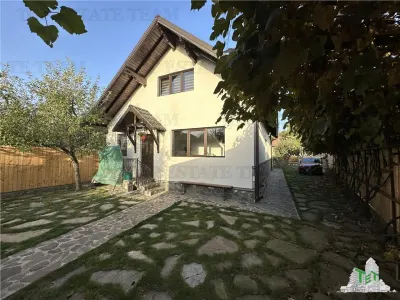 Vila cocheta  de vanzare 5 camere cu 436 mp teren si toate utilitatile, mobilata si utilata in centrul Comunei Cornu - foto 4