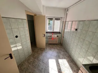 Apartament la et.1 in bloc reabilitat langa Metrou OBOR - foto 4
