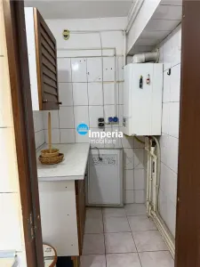 Inchiriez apartament 3 camere, decomandat, Zona Nicolina - Pizza Nico - foto 8