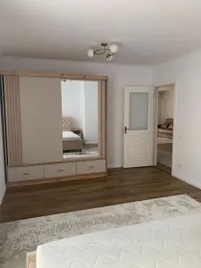 Apartament 3 camere decomandat – Copou, Aleea Sadoveanu | Prima închiriere | Parcare subterană - foto 2