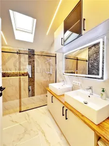 Proprietate premium, unica in zona Rozelor  |  Casa cu etaj, 153  mp - foto 4