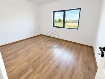 Casa 4 camere 2 bai HolBoca Dancu - foto 5