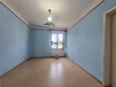 Apartament de vanzare ultracentral Bacau, etaj 1, pozitie premium - foto 2