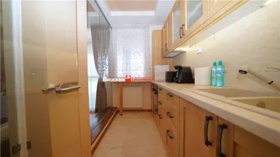 Apartament cu 3 camere, terasa de 35 mp si 2 parcari | Ared - Oradea
