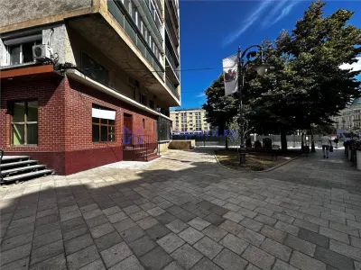 Spatii comerciale de la 38mp la 550mp, centru, Piata Unirii, Iasi - foto 6