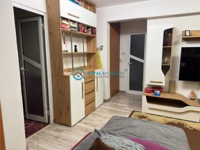Royal Imobiliare - Inchiriere apartament 3 camere zona Malu Rosu - foto 5
