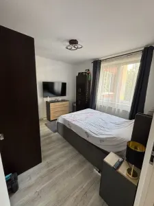 Apartament 2 camere etajul 1 zona Vlahuta - foto 3