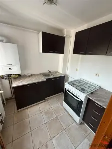 Apartament 3 camere, parter, zona Biserica Catolica - foto 2