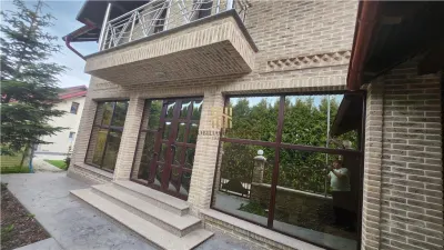 Casă modernă de vânzare în Rădăuți, Bucovina | 3 dormitoare | 3 băi | Garaj | Foișor | 185.000 Euro - Radauti