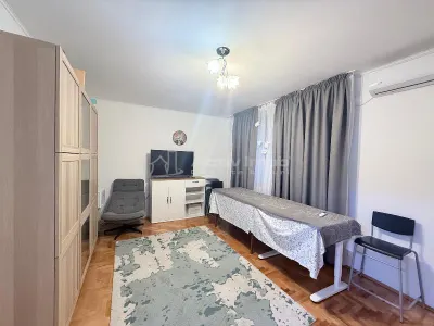 INCHIRIERE APARTAMENT 3 CAMERE -  METROU RAUL DOAMNEI -  540E -  MOBILAT-  UTILAT -   RENOVAT COMPLET  - COMISION 0 ! - foto 6