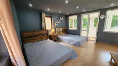 Apartament 3 Camere de Închiriat în Suceava Cartier George Enescu | Lângă Pădure | Curte Privată | Parcare Individuală | 2 Băi - foto 7