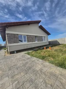CASA INDIVIDUALA - SUPERBA - APROAPE DE CENTURA - Mosnita Noua
