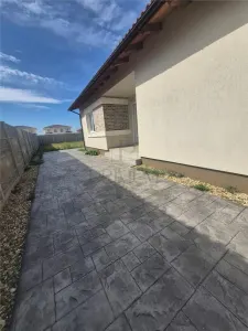CASA INDIVIDUALA - SUPERBA - APROAPE DE CENTURA - foto 3