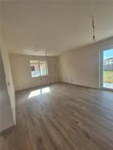 CASA INDIVIDUALA - SUPERBA - APROAPE DE CENTURA - foto 9