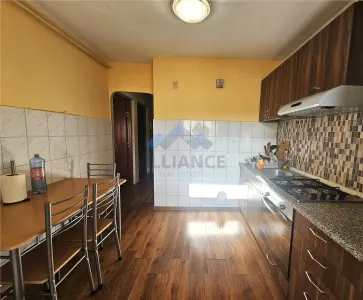 Liber, apartament cu 3 camere, bine intretinut - foto 6