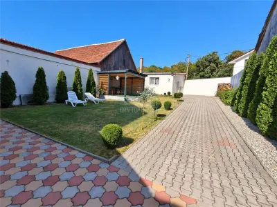 Casa individuala moderna 4 camere pivnita 350mp teren Mohu - Mohu