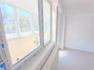 Apartament 3 decomandate, etaj 1, renovat, zona Ura - foto 13